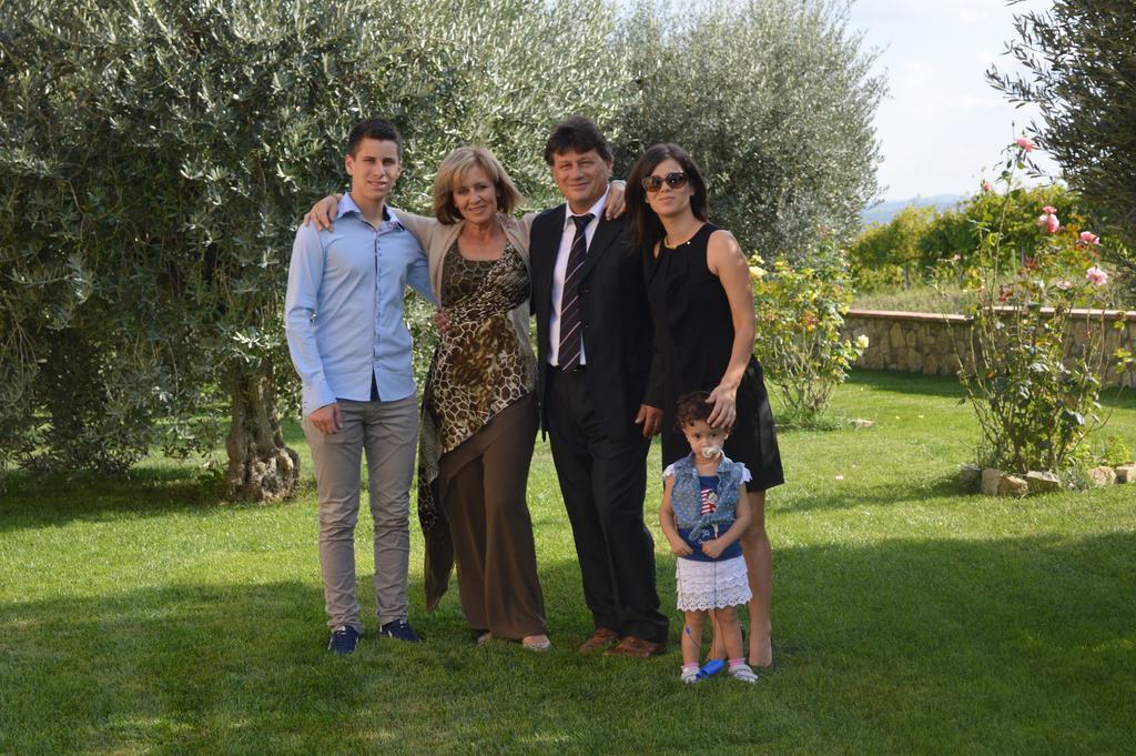 B&B La Casa Fra Gli Olivi Marsciano Bagian luar foto