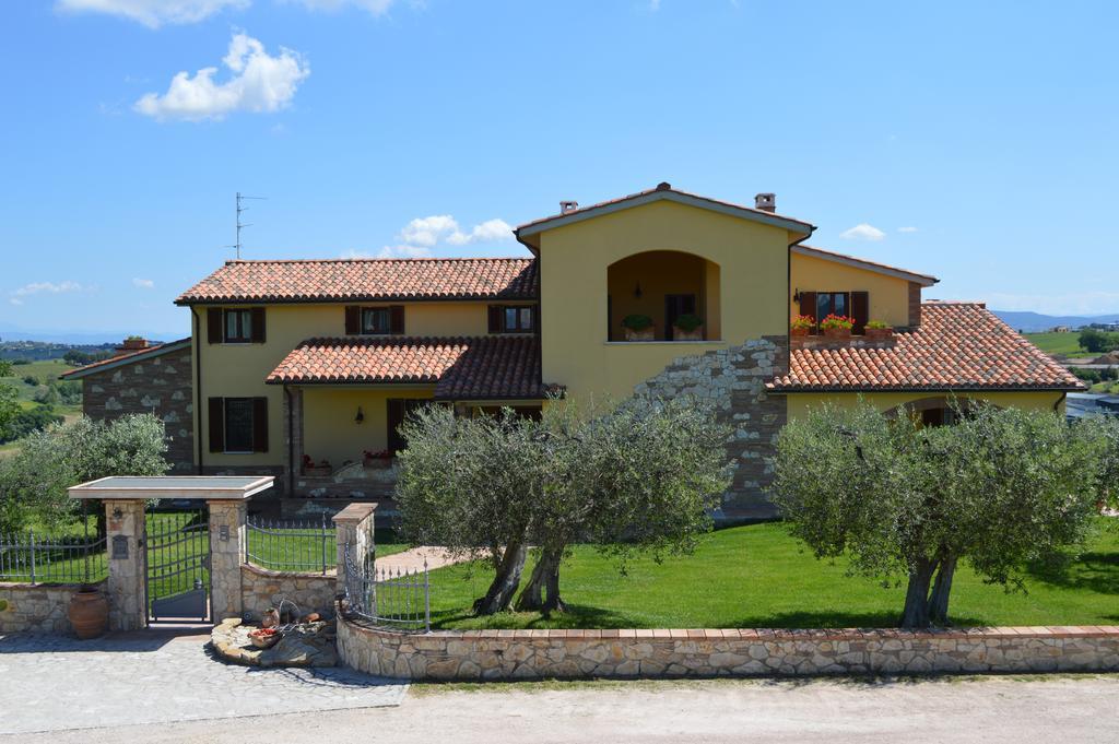 B&B La Casa Fra Gli Olivi Marsciano Bagian luar foto